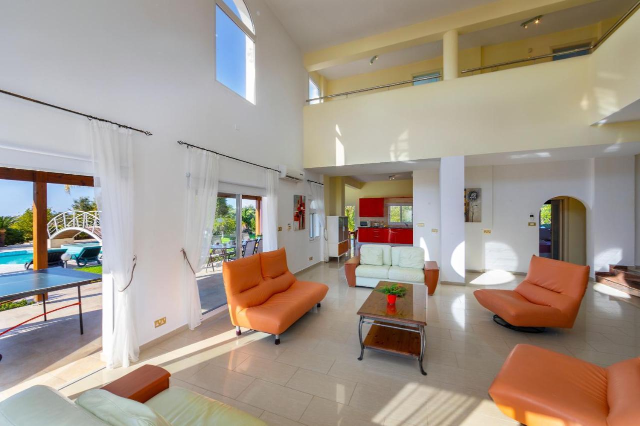 Coral Bay View, Walking Distance To The Beach! * Πέγεια